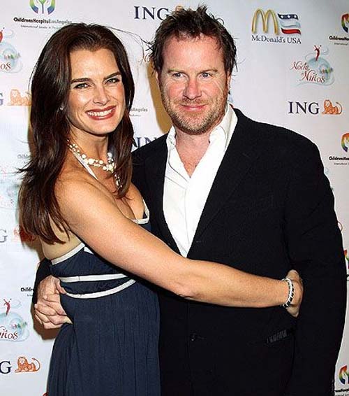 A photo of Hency's couple.
